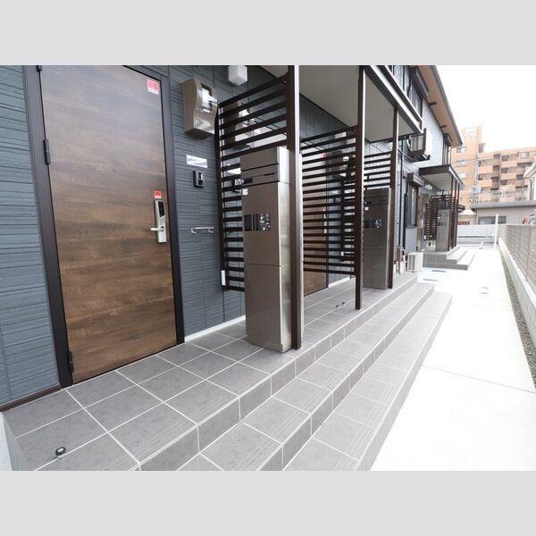 エントランス (エントランス)