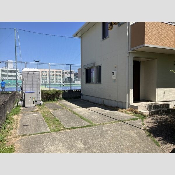 駐車場 (駐車場)