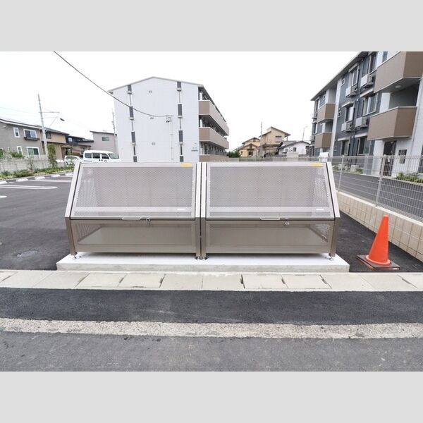 現地周辺 (ゴミ置き場)