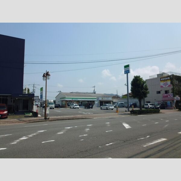 現地周辺 (ファミリーマート宇土浦田町店　462m)