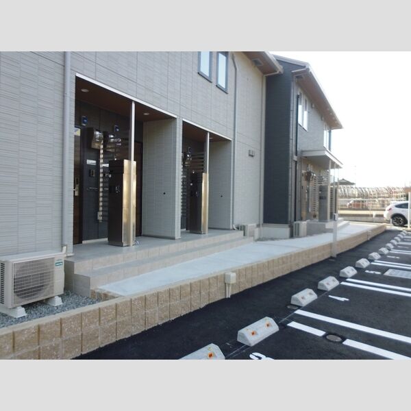 現地周辺 (建物通路)