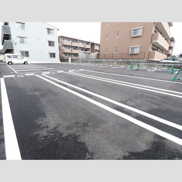 駐車場 (駐車場)