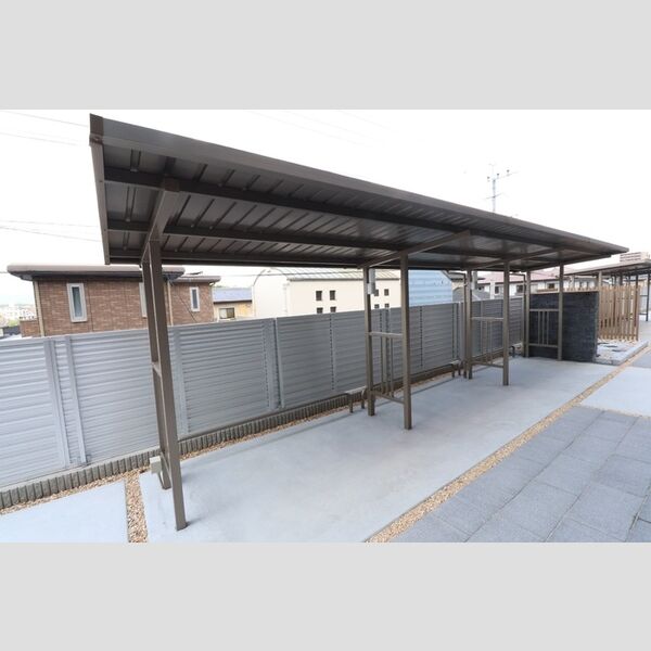 現地周辺 (駐輪場)