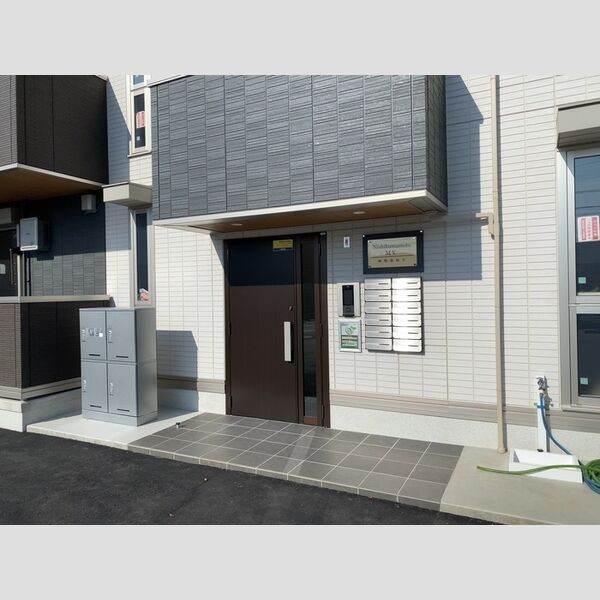 エントランス (エントランス)