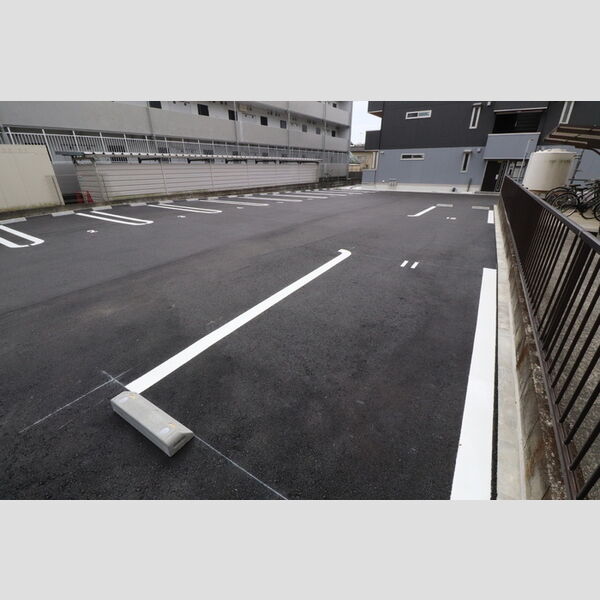 駐車場 (駐車場)