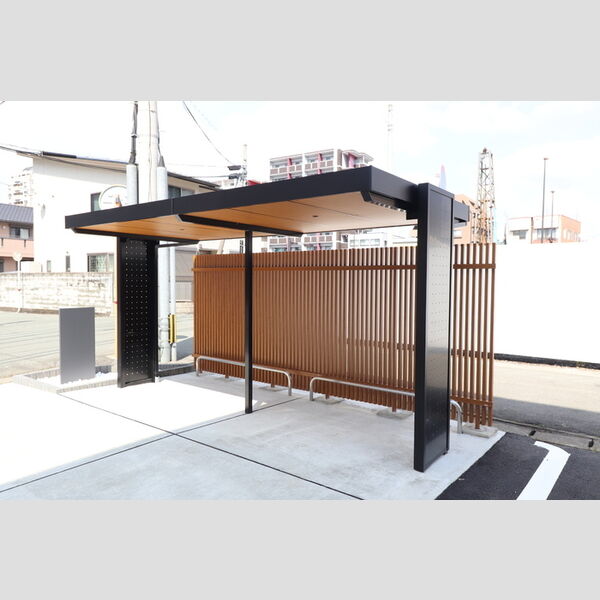 現地周辺 (駐輪場)