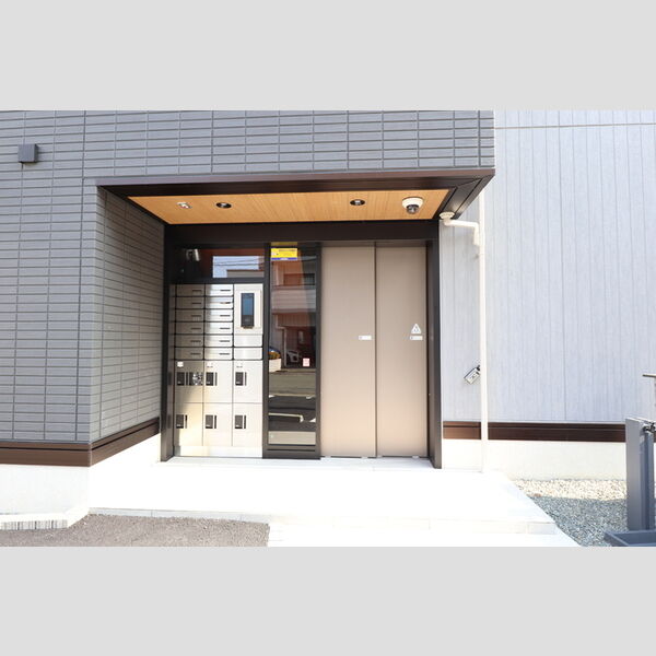 エントランス (エントランス)