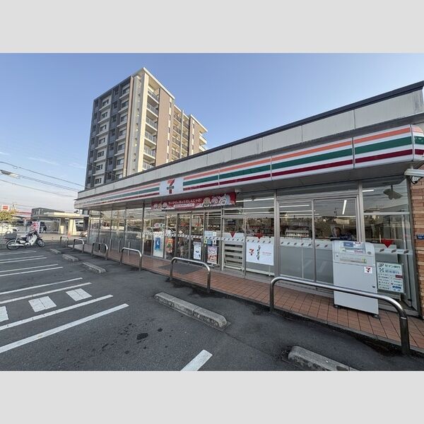 現地周辺 (セブンイレブン熊本小楠公園前店　790m)