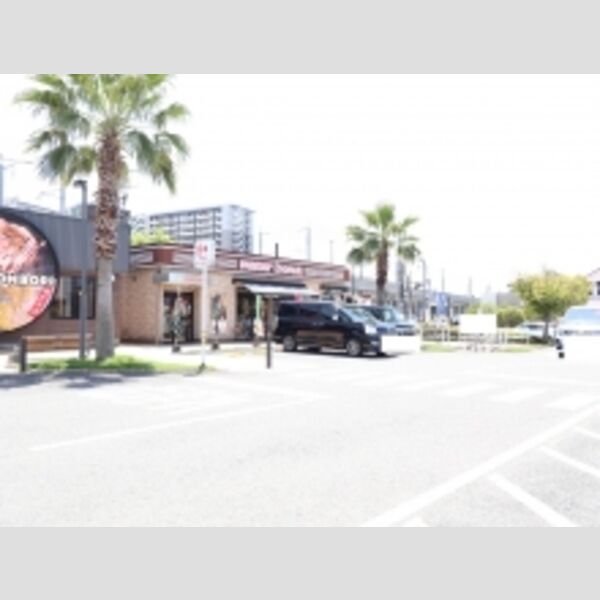 現地周辺 (セブンイレブン熊本近見2丁目店まで327m)