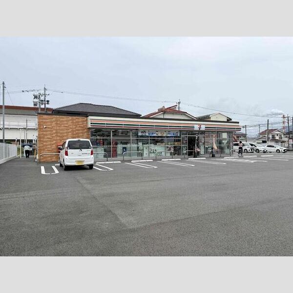 現地周辺 (セブンイレブン八代花園町店まで730m)