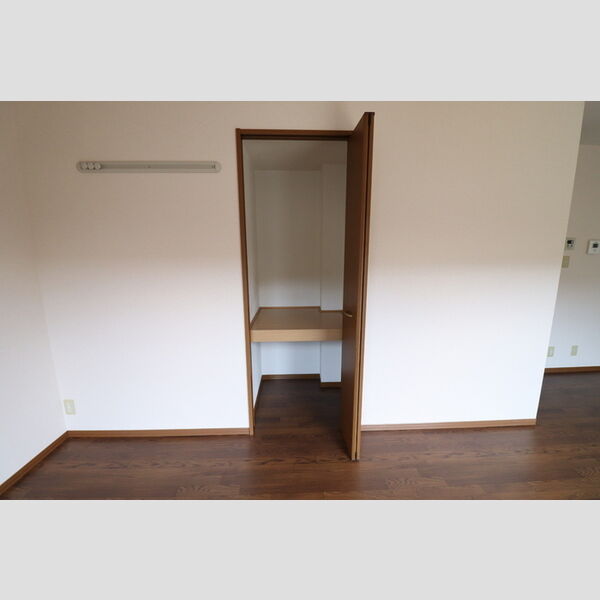 収納 (102 物入)