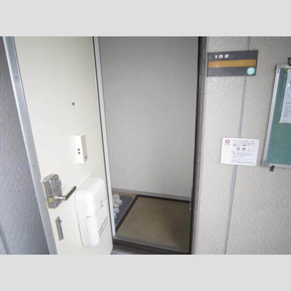 玄関 (B102　玄関)