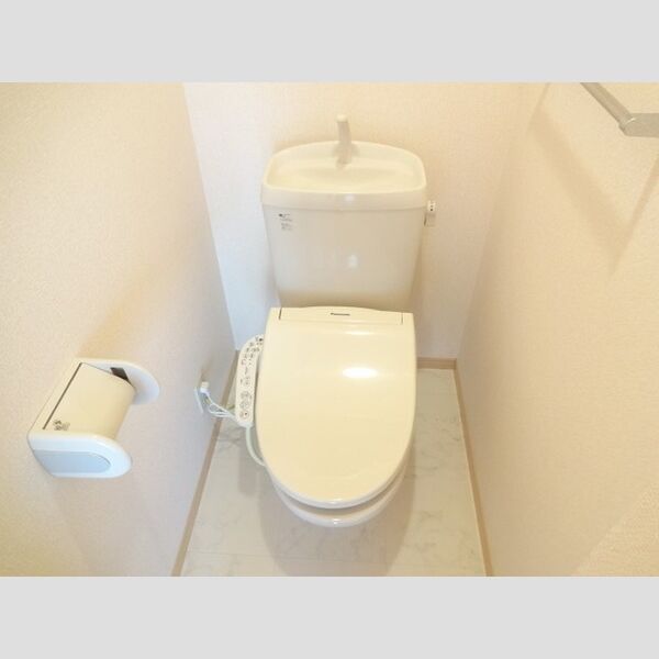 トイレ (105　トイレ(温水洗浄暖房便座))