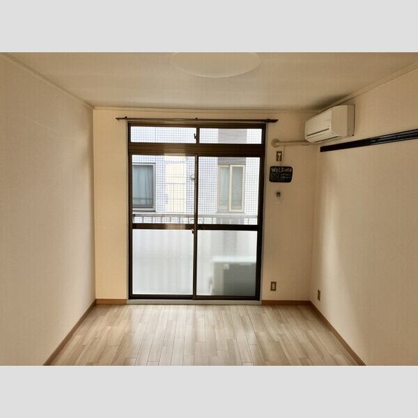 居室・リビング (207　洋室)