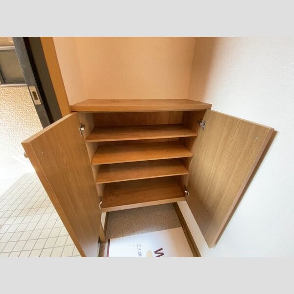 その他 (105玄関収納)