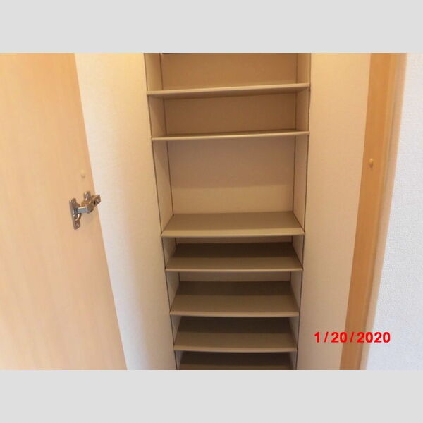 その他 (102　玄関収納)