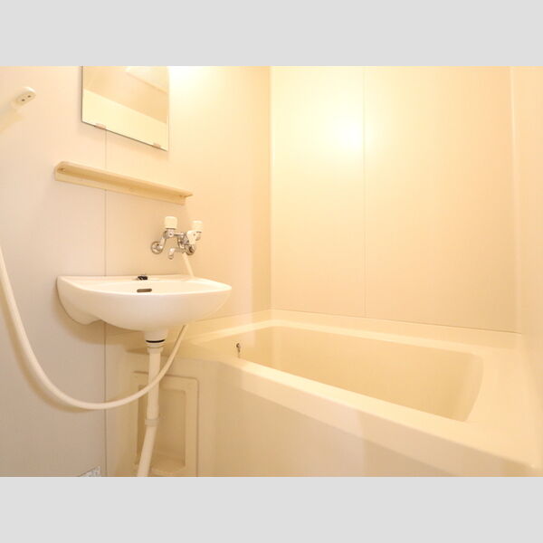 バス (ルミネハイツ103　バス)