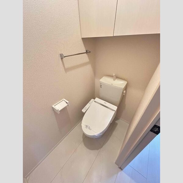 トイレ (温水洗浄暖房便座)