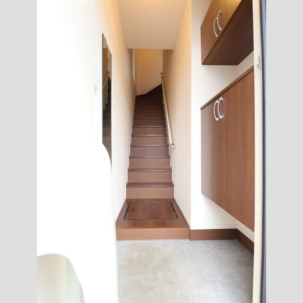 玄関 (グランシャリオ山ノ神203　玄関)