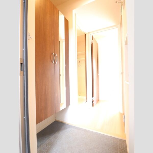 玄関 (森テラス202　玄関)