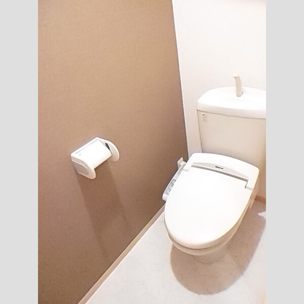 トイレ (103　温水洗浄暖房便座)