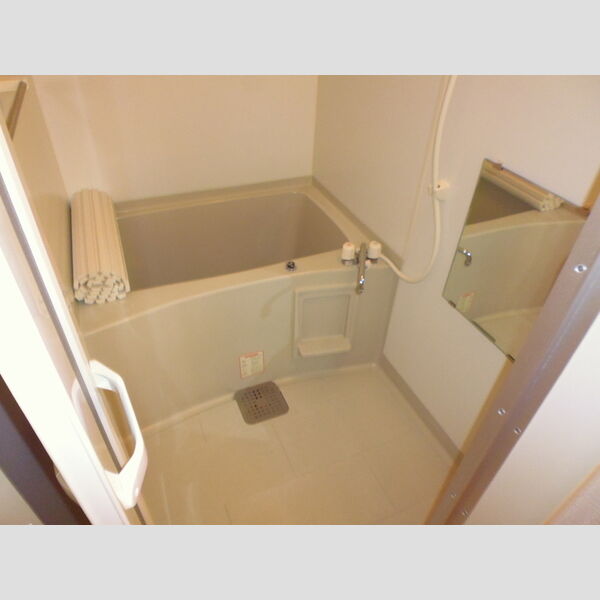 バス (202　浴室)