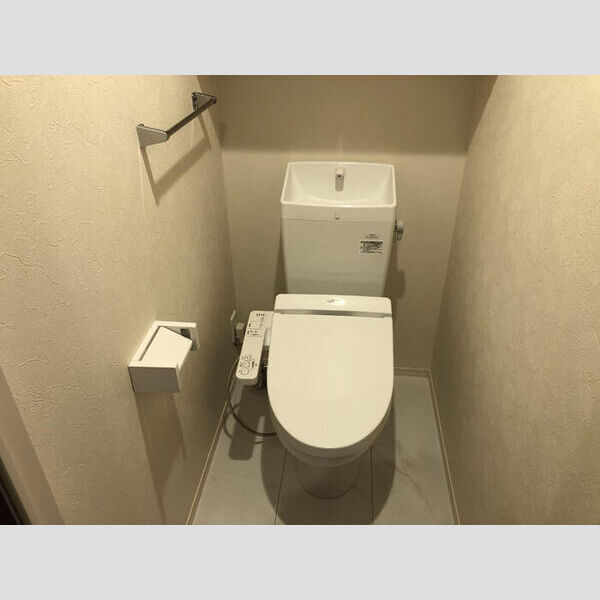 トイレ (B101　温水洗浄暖房便座)