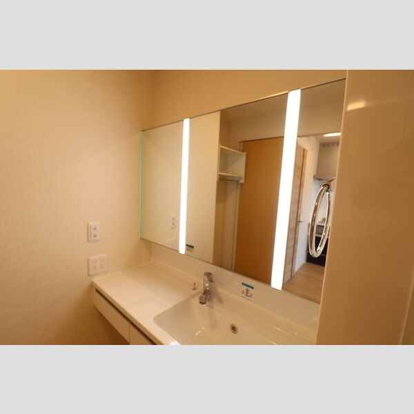 洗面所 (102　洗面所)