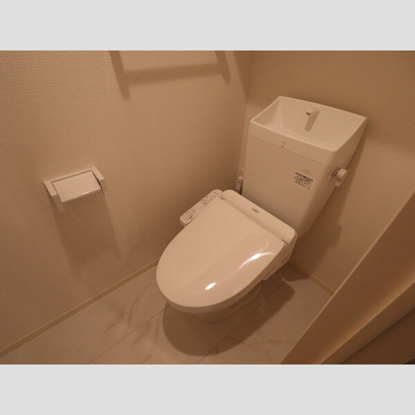 トイレ (201　温水洗浄暖房便座)