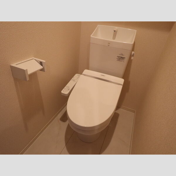 トイレ (302　温水洗浄暖房便座)