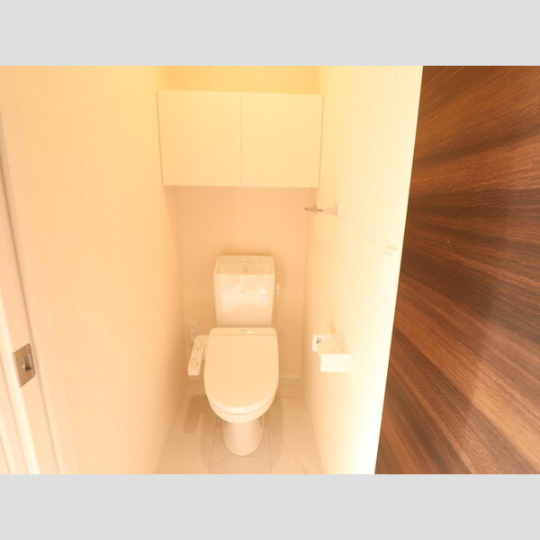 トイレ (B107　温水洗浄暖房便座)