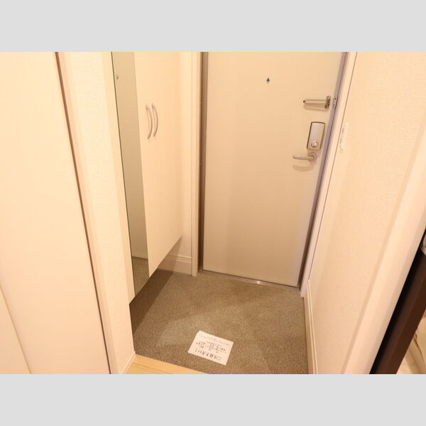 玄関 (Ⅱ101 専用庭)
