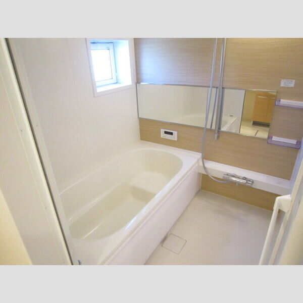 バス (201　浴室)