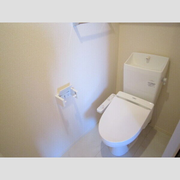 トイレ (201　温水洗浄暖房便座)