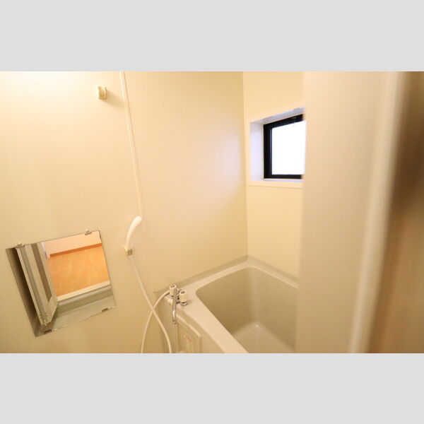 バス (202　浴室)
