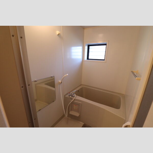 バス (106　浴室)
