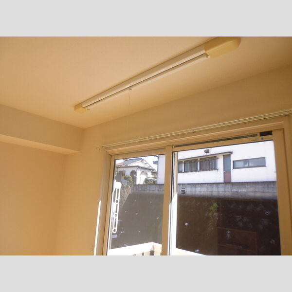 その他設備 (203　室内物干し)