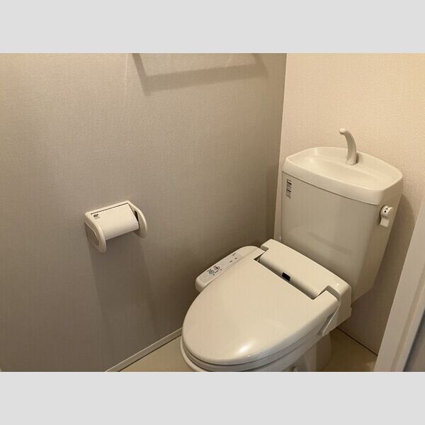 トイレ (温水洗浄暖房便座)