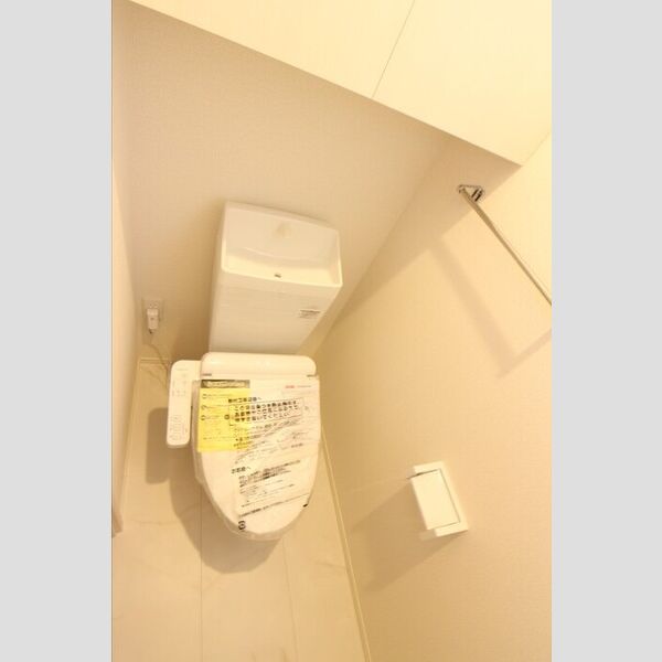 トイレ (103 温水洗浄暖房便座)