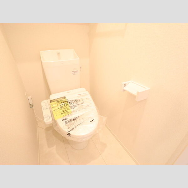 トイレ (トイレ　103)