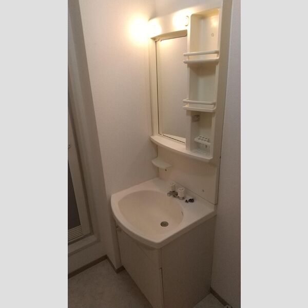 洗面所 (C107　洗面所)