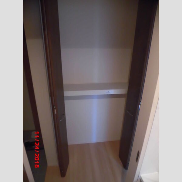 収納 (物入　203)