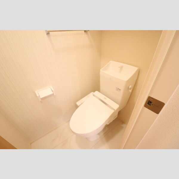 トイレ (201　温水洗浄暖房便座)