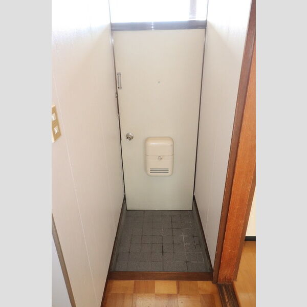 玄関 (202　玄関)