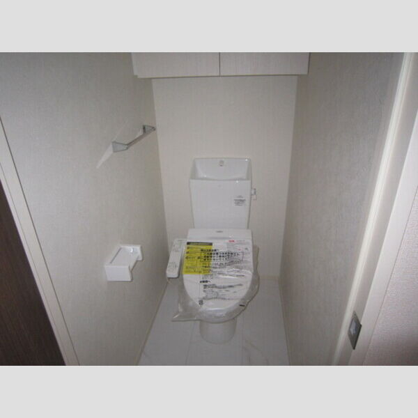 トイレ (205　温水洗浄暖房便座)