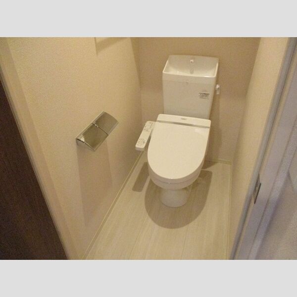トイレ (トイレ)