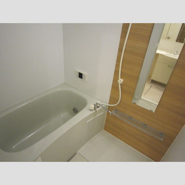 バス (101　浴室)