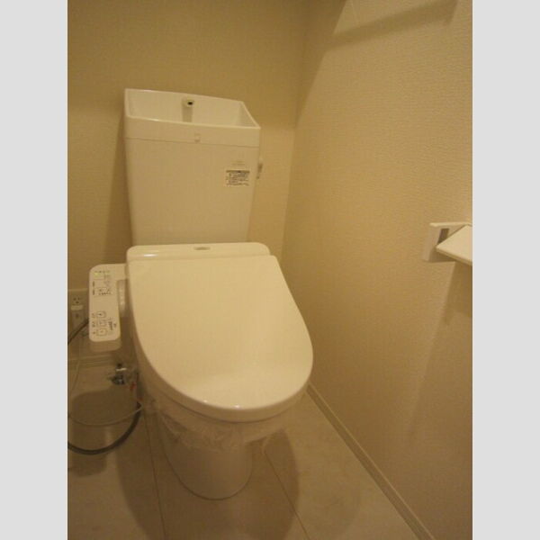 トイレ (107　温水洗浄暖房便座)