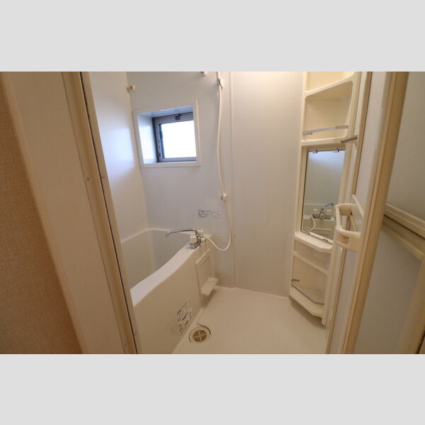 バス (101　浴室)