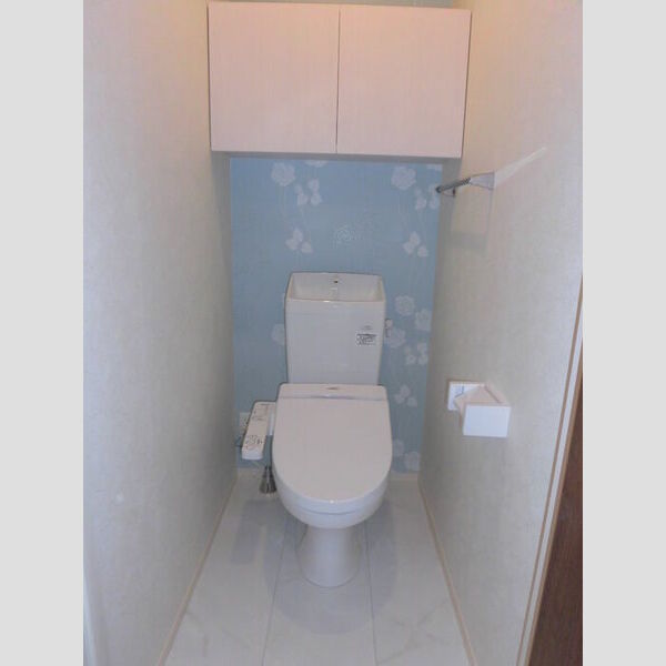 トイレ (トイレ)